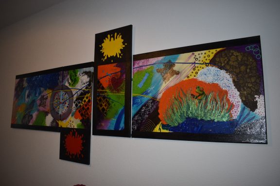 4 Bilder ein Kunstwerk Abstrakte Linien mit frohem Farbenspiel und 